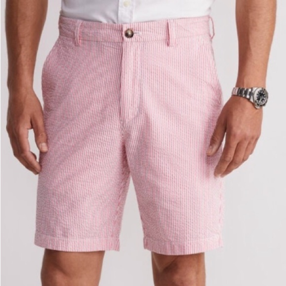 Vineyard Vines 9” Breaker Shorts in Red/ White Seersucker size 35